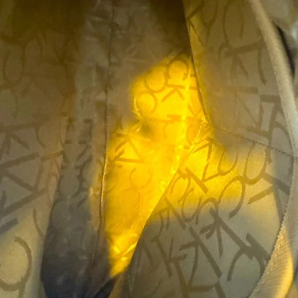 Calvin Klein Medium Signature Monogram Tote -NO CALLOUTS - Picture 7 of 8